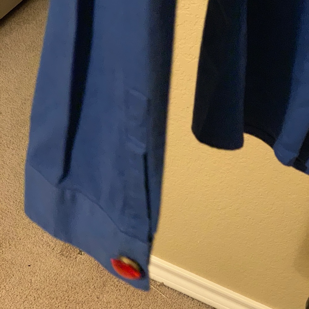 Ladies button down shirt 👕 - Picture 5 of 7